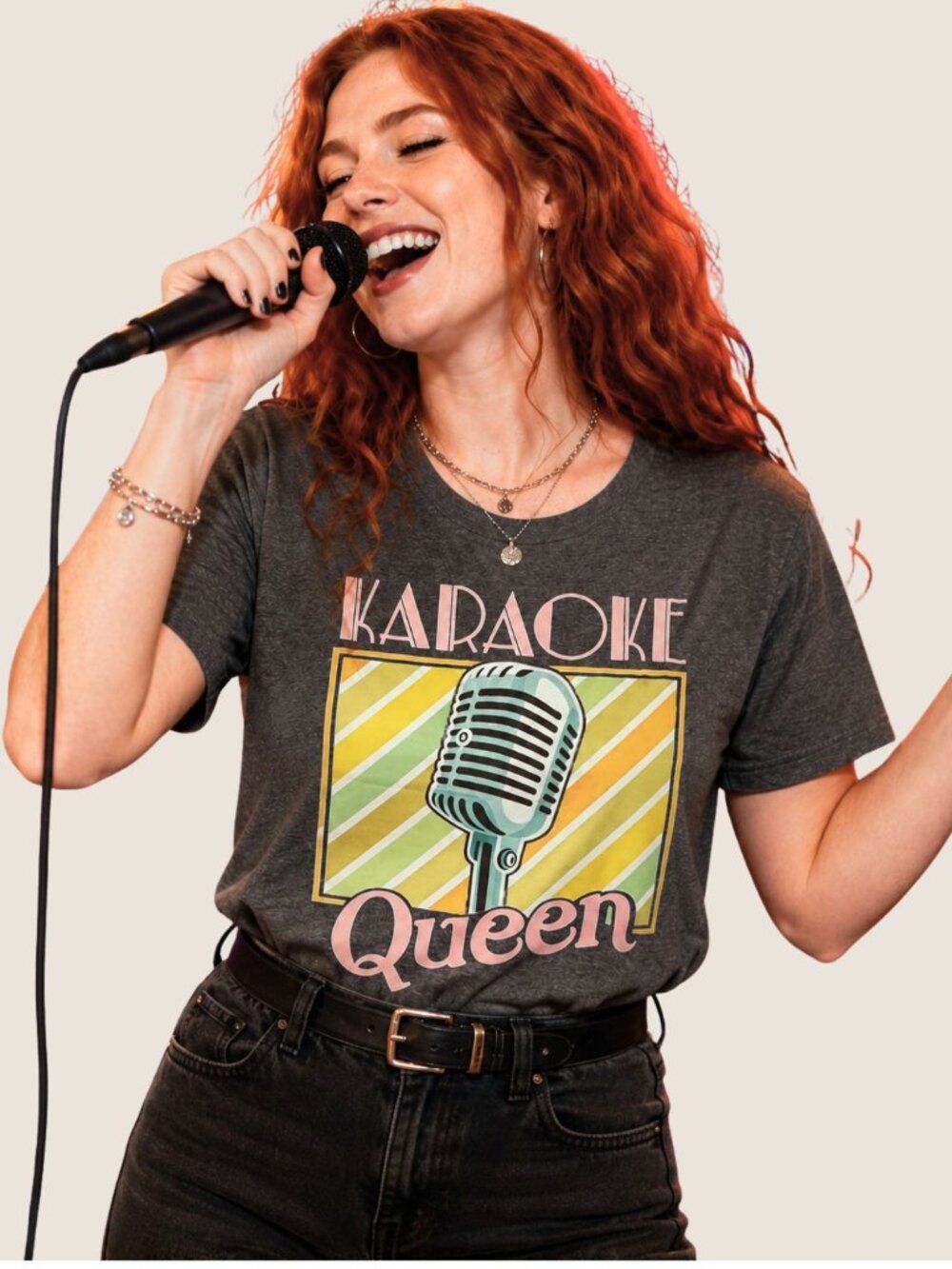 Karaoke Queen Graphic Tee Womens XXL Retro Microphone Music Shirt